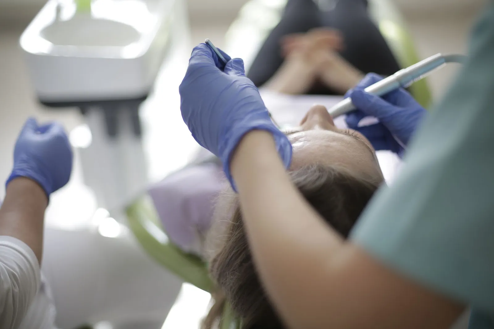 Gum Disease Guide: Symptoms, Causes and Treatment